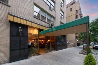 Eastgate House in New York, NY - Foto de edificio - Building Photo