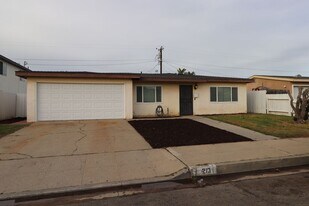213 W Taft St in Santa Maria, CA - Building Photo