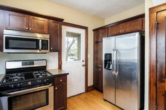 1135 Crescent St NE in Grand Rapids, MI - Building Photo - Building Photo