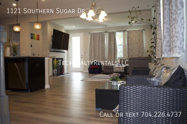 1121 Southern Sugar Dr in Charlotte, NC - Building Photo - Building Photo