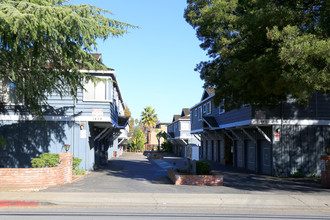 Kentfield in Redwood City, CA - Foto de edificio - Building Photo