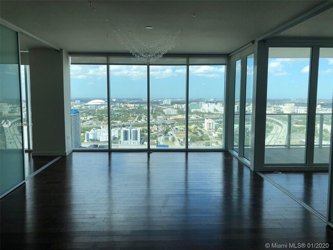 1040 Biscayne Blvd, Unit 3706 in Miami, FL - Building Photo - Building Photo