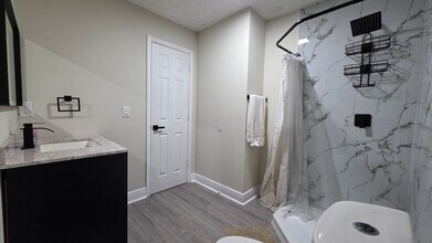 1343 Poppy Ave in Orlando, FL - Foto de edificio - Building Photo