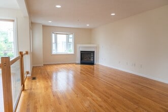 309 America Blvd in Ashland, MA - Building Photo - Building Photo