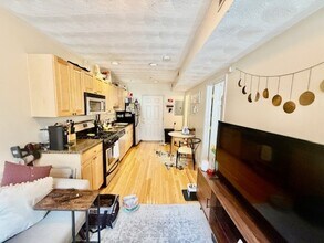 133 Endicott St, Unit 3R in Boston, MA - Foto de edificio - Building Photo