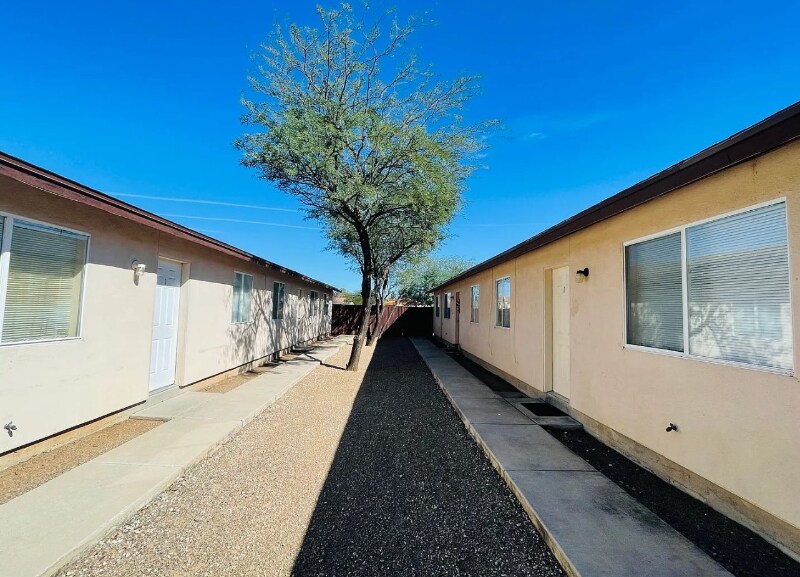 1188 N Riverview Blvd in Tucson, AZ - Building Photo