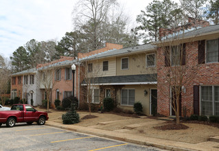 Cary Woods Townhomes in Auburn, AL - Building Photo - Building Photo