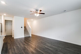 1050 King Iron Dr in Lawrenceville, GA - Building Photo - Building Photo