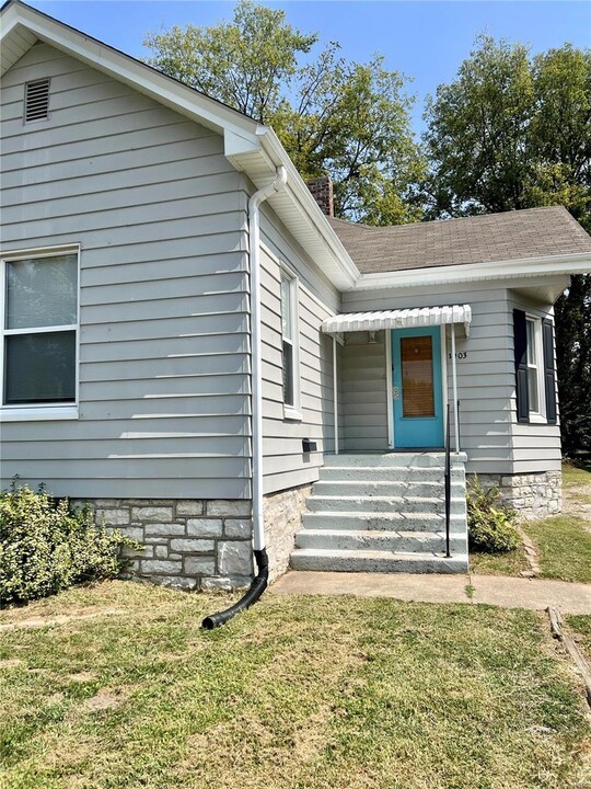 1903 State St in Alton, IL - Foto de edificio