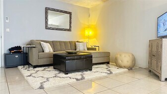 4046 NW 19th St in Lauderhill, FL - Building Photo