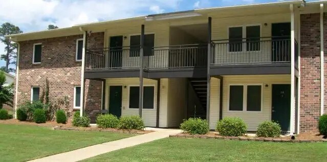 611 Vanity Fair Ave in Butler, AL - Building Photo