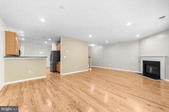 133 Newman Ct in Pennington, NJ - Foto de edificio - Building Photo