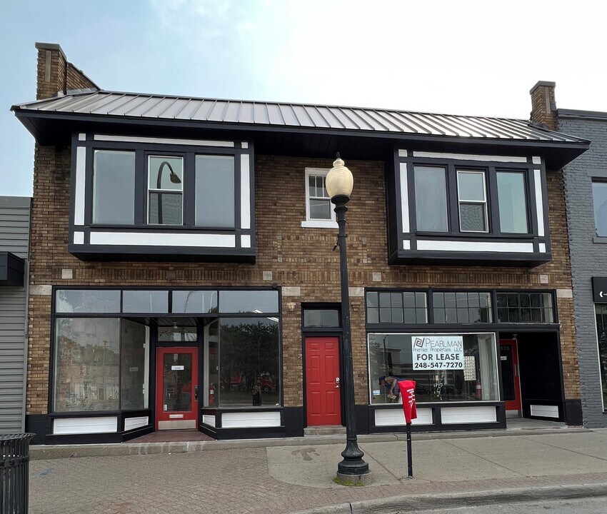 22940 Woodward Ave, Unit Apt B in Ferndale, MI - Foto de edificio