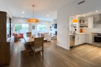 4505 Carpinteria Ave, Unit Unit H in Carpinteria, CA - Building Photo - Building Photo