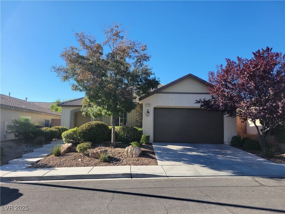 11301 Jasper Grove Ave in Las Vegas, NV - Building Photo