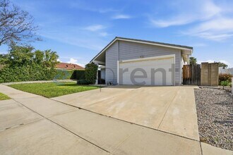 2134 Latham St in Simi Valley, CA - Building Photo - Building Photo