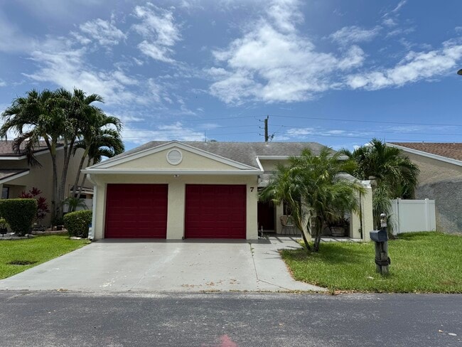 property at 7 Hawthorne Ln