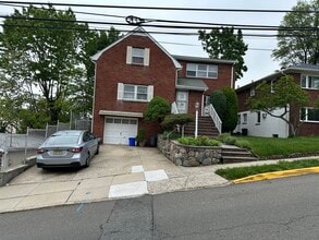 1217 Inwood Ter, Unit Fl. 2 in Fort Lee, NJ - Building Photo - Building Photo
