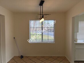 2554 Olive Dr in Palmdale, CA - Foto de edificio - Building Photo