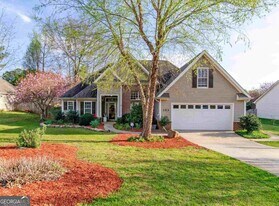 153 Kingsbrook Cir in Newnan, GA - Building Photo