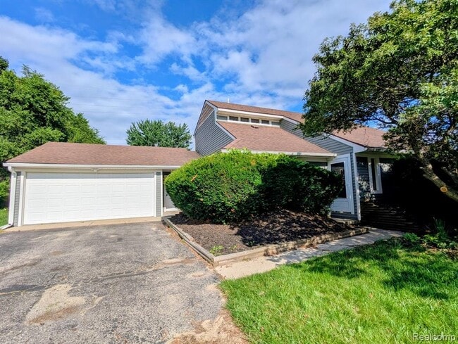 property at 2316 Crescent Lake Rd