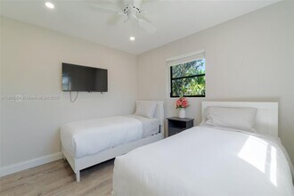 712 Tradewind Dr in North Palm Beach, FL - Building Photo - Building Photo