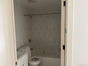 70-33 Queens Blvd in Queens, NY - Building Photo - Building Photo