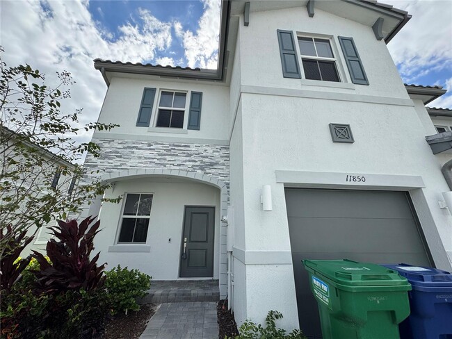 11850 NW 47th Manor in Coral Springs, FL - Building Photo - Building Photo