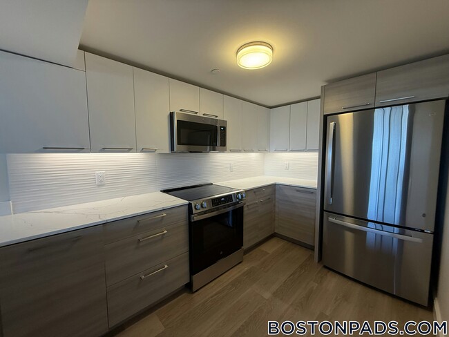 1079 Commonwealth Ave in Boston, MA - Building Photo - Building Photo