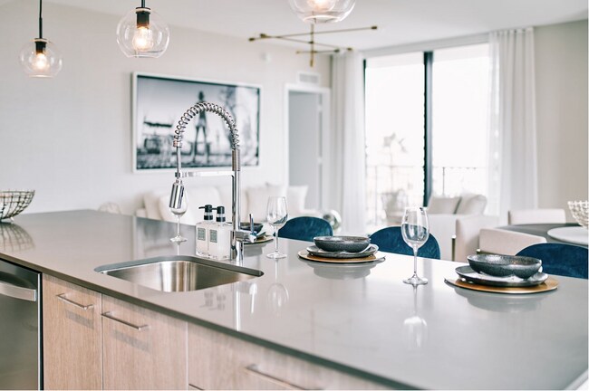 601 NW 1st Ct in Miami, FL - Building Photo - Building Photo