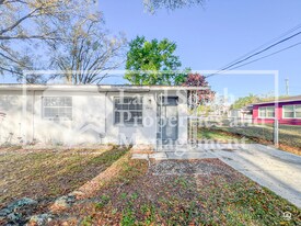 5852 Olender Dr in Lakeland, FL - Building Photo