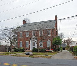 509 Simpson St in Greensboro, NC - Foto de edificio - Building Photo