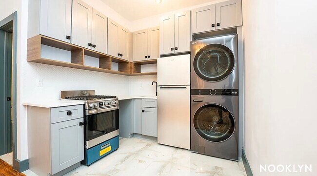 52 Monitor St, Unit 2R in Brooklyn, NY - Building Photo - Building Photo