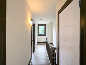 229 N Graham St, Unit 2 in Pittsburgh, PA - Foto de edificio - Building Photo
