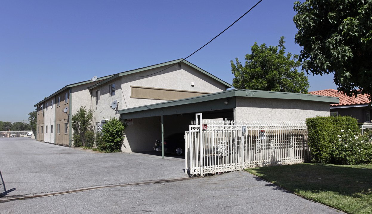 9210 Pepper Ave in Fontana, CA - Building Photo