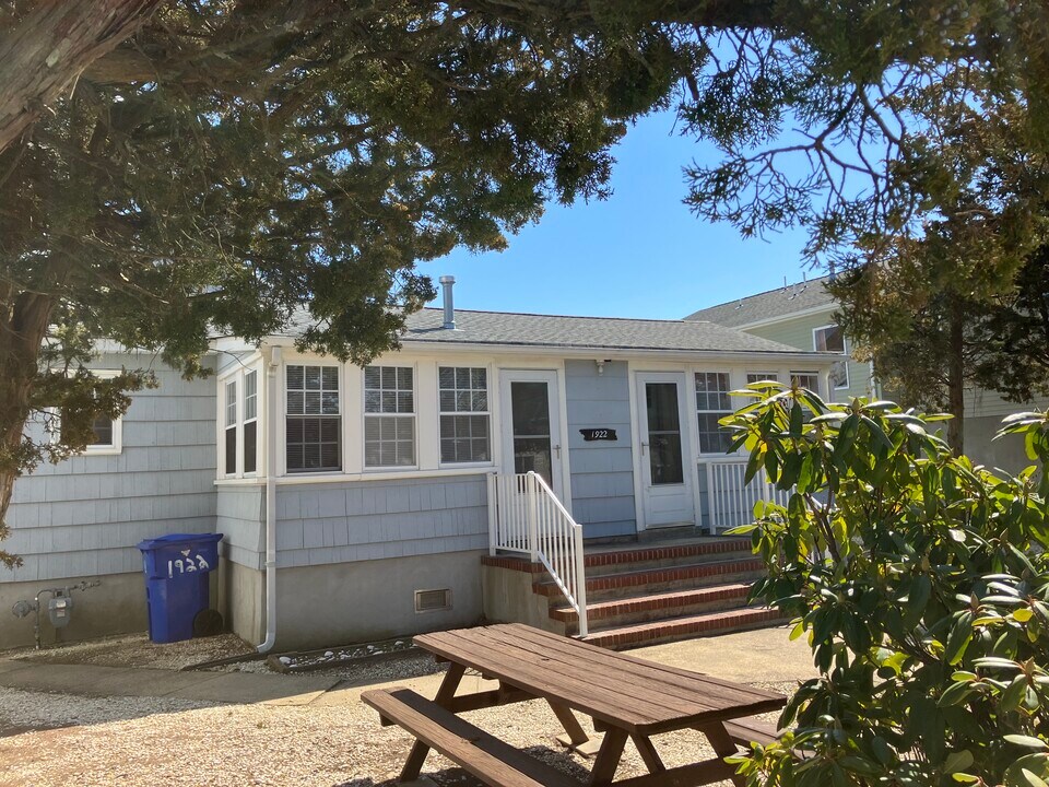 1922 Baltimore Ave, Unit apt 1 in Seaside Heights, NJ - Building Photo