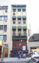 33 E 61st St in New York, NY - Building Photo - Building Photo