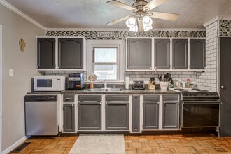 2027 Katelyn Dr in Elizabethton, TN - Building Photo - Building Photo