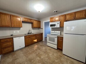 2810 Wood Ave in Colorado Springs, CO - Building Photo - Building Photo