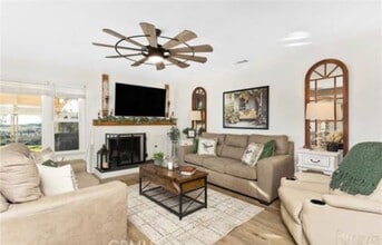 33574 Washington Dr in Yucaipa, CA - Foto de edificio - Building Photo