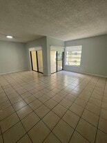 8820 SW 123rd Ct, Unit L-203 in Miami, FL - Building Photo
