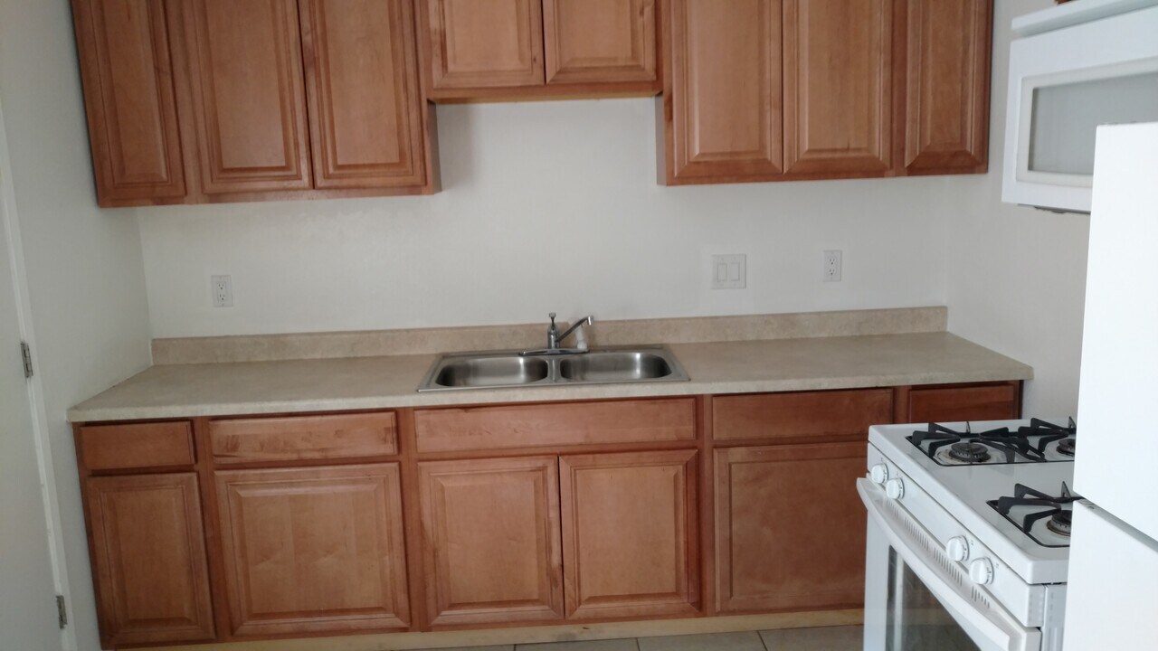 5228 Adobe Rd in Twentynine Palms, CA - Building Photo