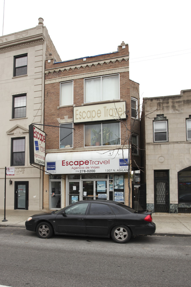 1307 N Ashland Ave in Chicago, IL - Foto de edificio - Building Photo