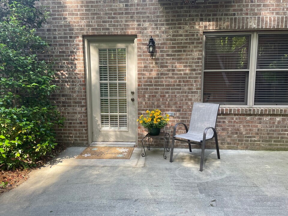 3280 Midkiff Rd, Unit 1 in Winston-Salem, NC - Foto de edificio