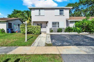 20537 SW 92nd Ct in Cutler Bay, FL - Building Photo