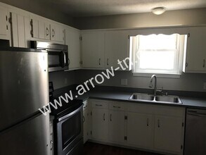 366 Clearwater Dr in Nashville, TN - Building Photo - Building Photo
