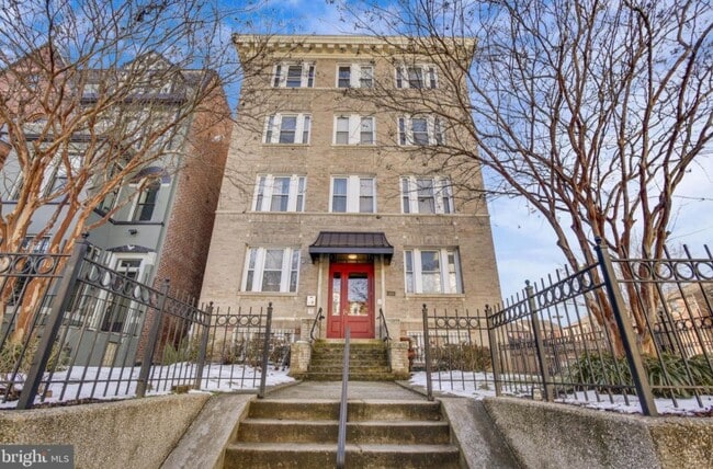 property at 1340 Fairmont St NW