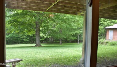 105 Cross Rd in Windham, NY - Building Photo - Building Photo