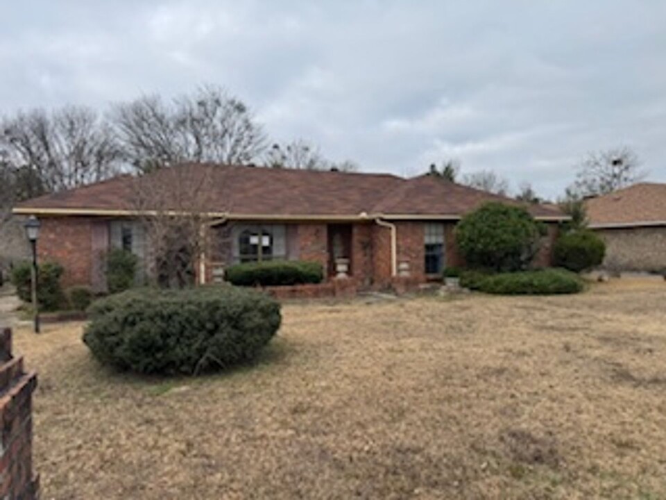2763 N Wallace Dr in Montgomery, AL - Building Photo