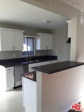 744 Chestnut Ave in Long Beach, CA - Foto de edificio - Building Photo